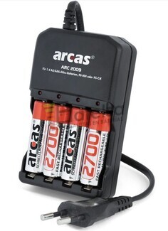 Cargador bateras AAA-AA con 4 Baterias AA 1.2V 2.700mAh